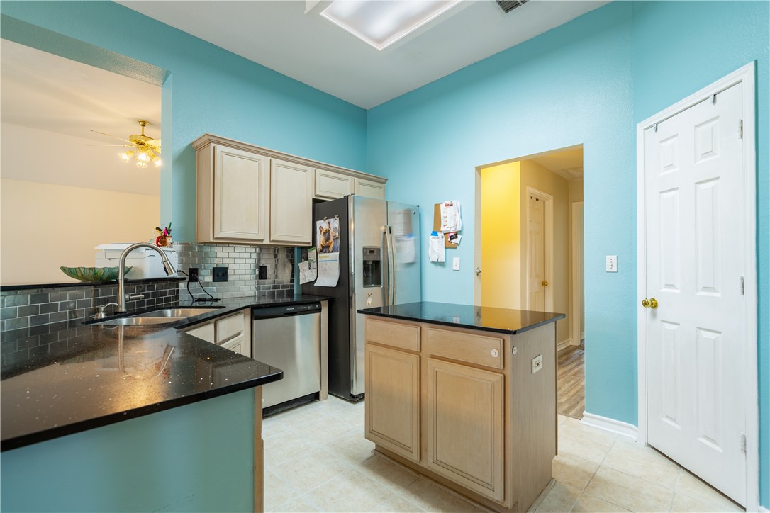 7806 Jim Wells Dr Property Photo 5