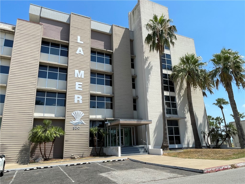 520 S Chaparral St 402 Property Photo 1