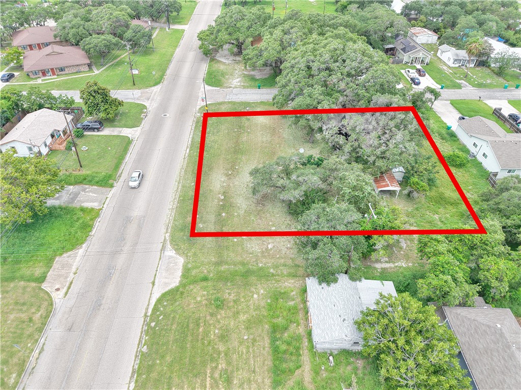 1051 S Whitney St Property Photo 4