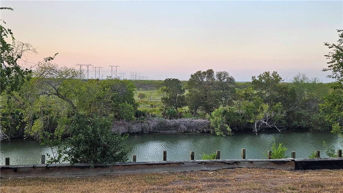 4401 River Valley Unit 1002 Dr Property Photo 2