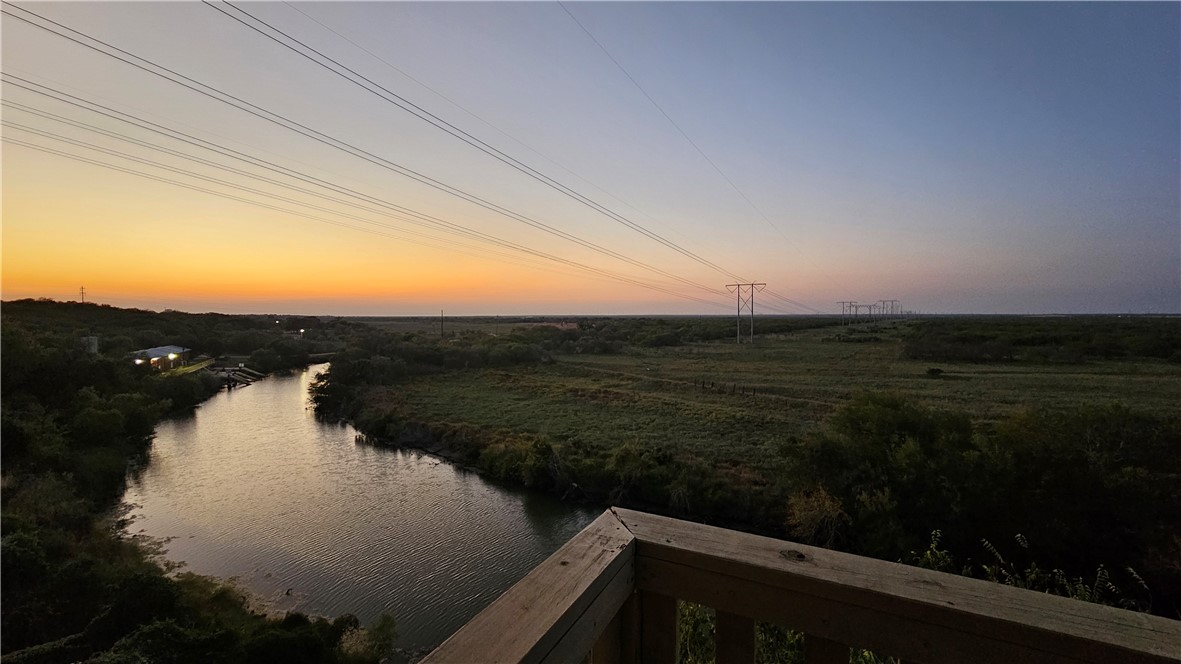 4401 River Valley Unit 1002 Dr Property Photo 4