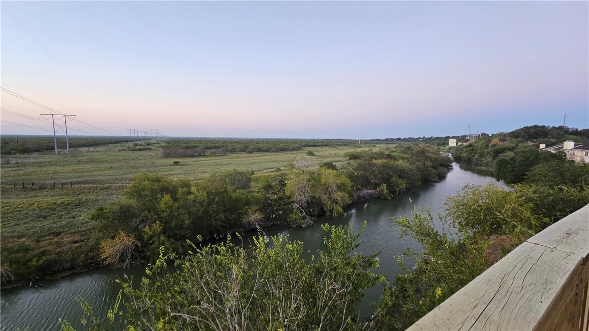 4401 River Valley Unit 1002 Dr Property Photo 5