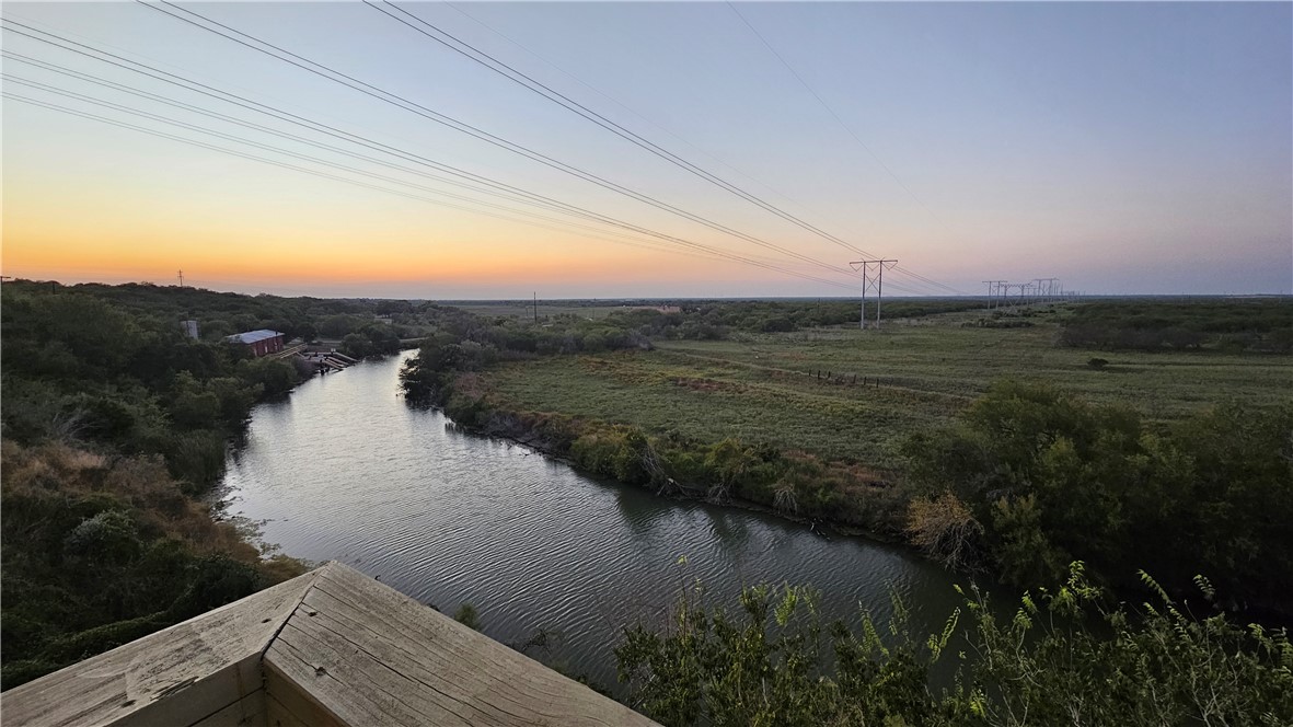 4401 River Valley Unit 1002 Dr Property Photo 6