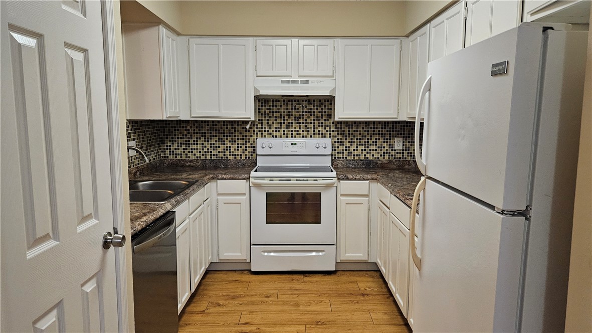 4401 River Valley Unit 1002 Dr Property Photo 9