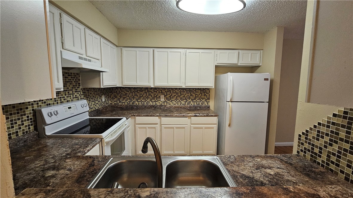 4401 River Valley Unit 1002 Dr Property Photo 10