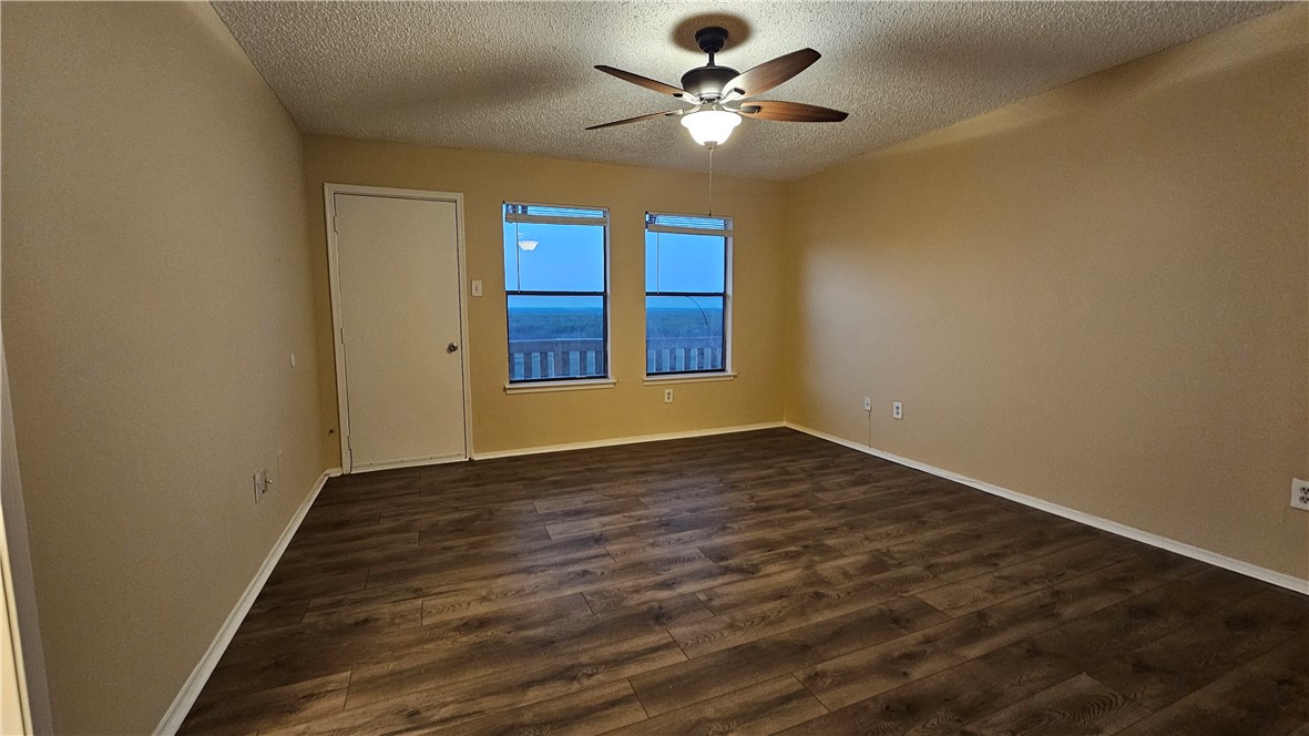 4401 River Valley Unit 1002 Dr Property Photo 14