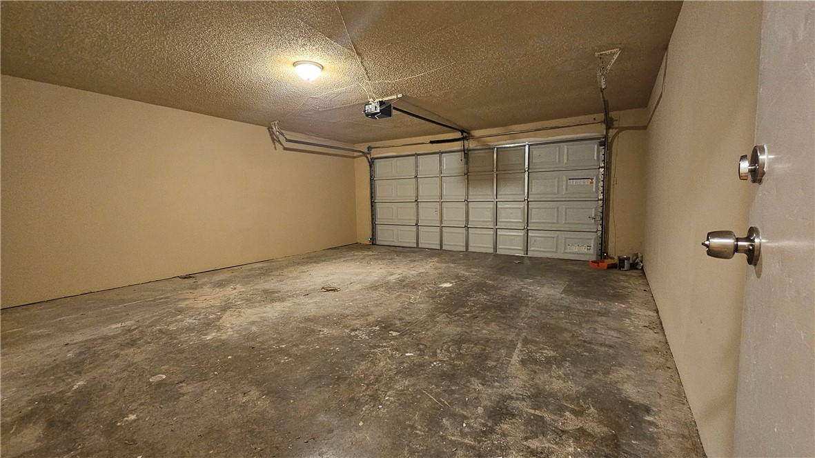 4401 River Valley Unit 1002 Dr Property Photo 28