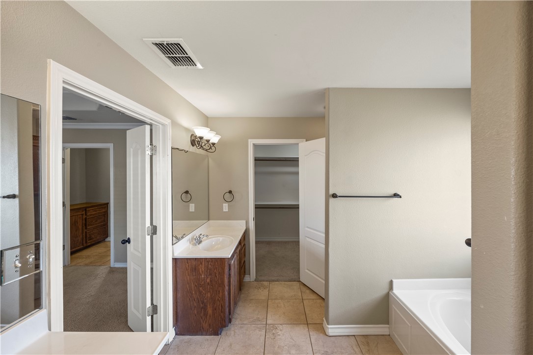 6866 Round Table St Property Photo 9