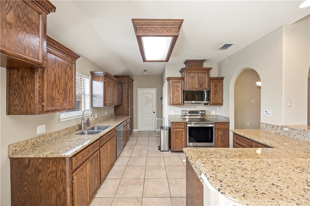 6866 Round Table St Property Photo 15