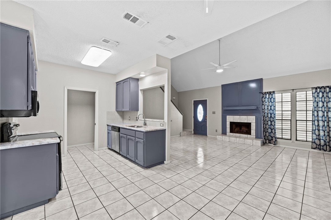 3025 Quail Springs B7 Property Photo 3