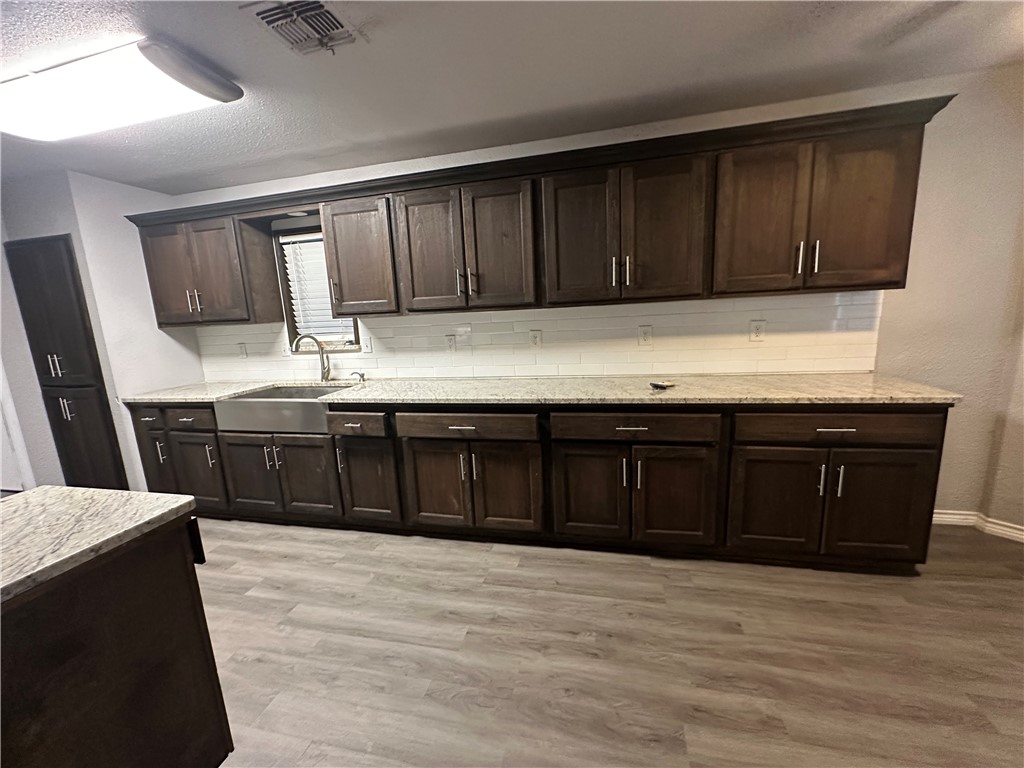 2112 Memorial Pkwy Property Photo 3