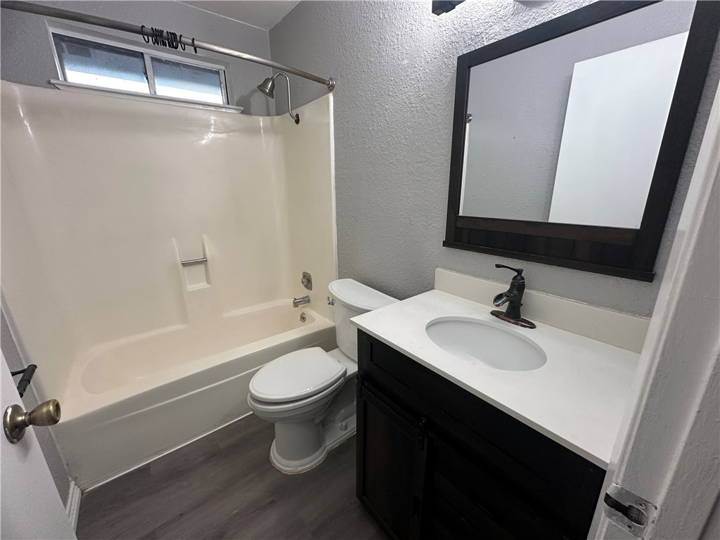 2112 Memorial Pkwy Property Photo 17