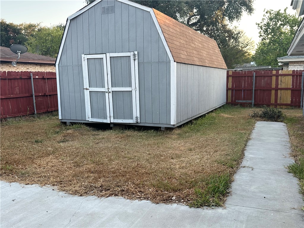 2112 Memorial Pkwy Property Photo 24