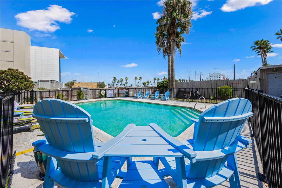 520 S Chaparral St 501 Property Photo 2