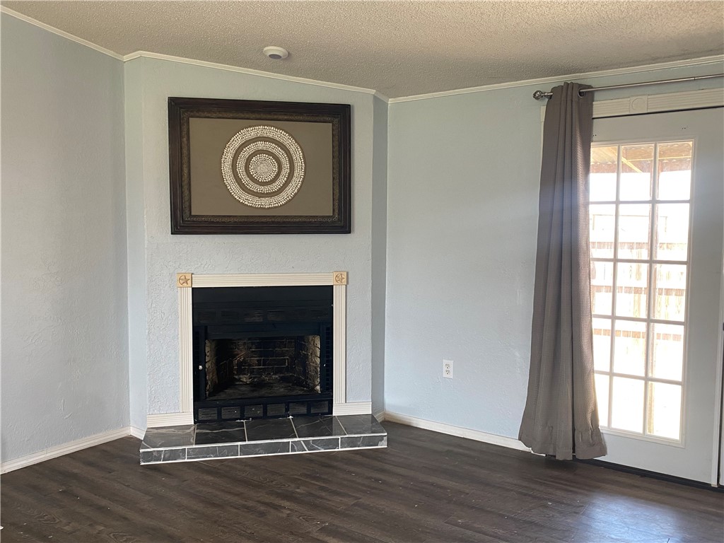 190 Lago Vista Dr Property Photo 3