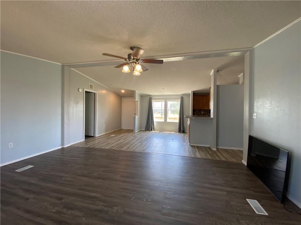 190 Lago Vista Dr Property Photo 5