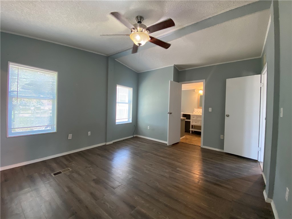 190 Lago Vista Dr Property Photo 17