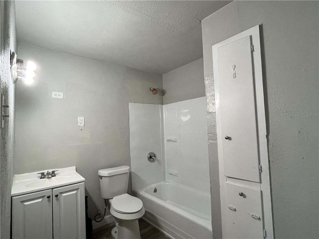 3120 Santa Fe St 25 Property Photo 9