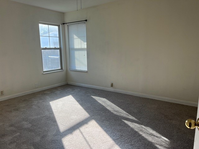 1054 Burr Dr Property Photo 5