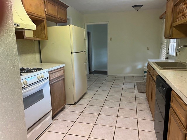 1054 Burr Dr Property Photo 6