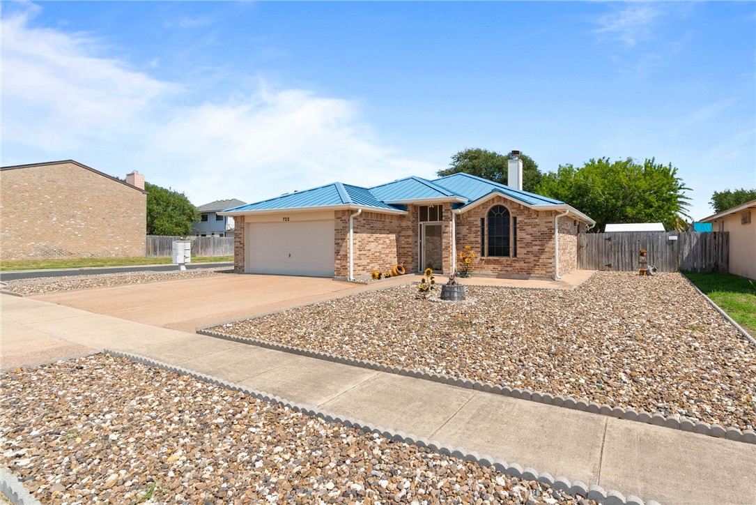 722 Saint Perpetua Dr Property Photo 2