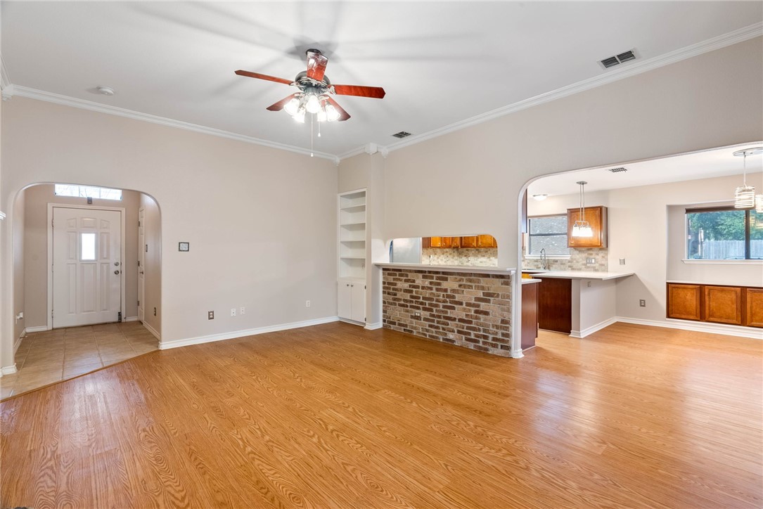 722 Saint Perpetua Dr Property Photo 4