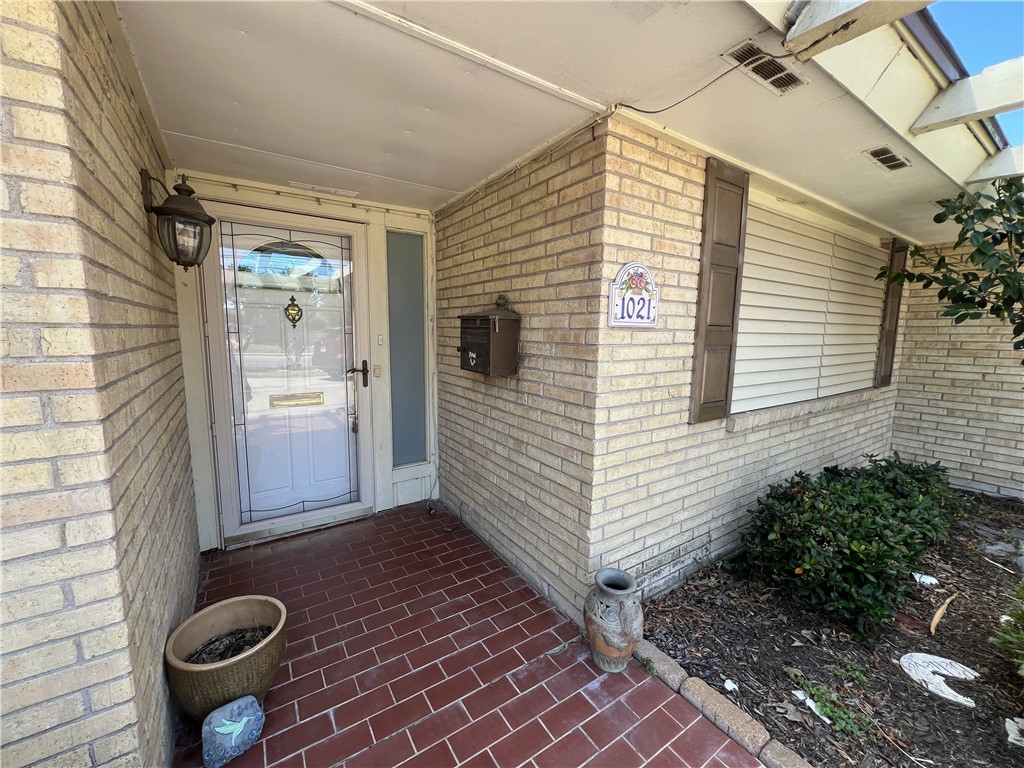 1021 Nile Dr Property Photo 5