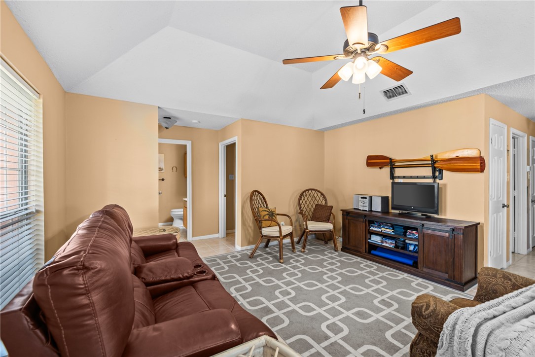 2305 Cyprus Dr Property Photo 3