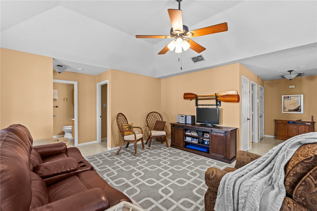 2305 Cyprus Dr Property Photo 4