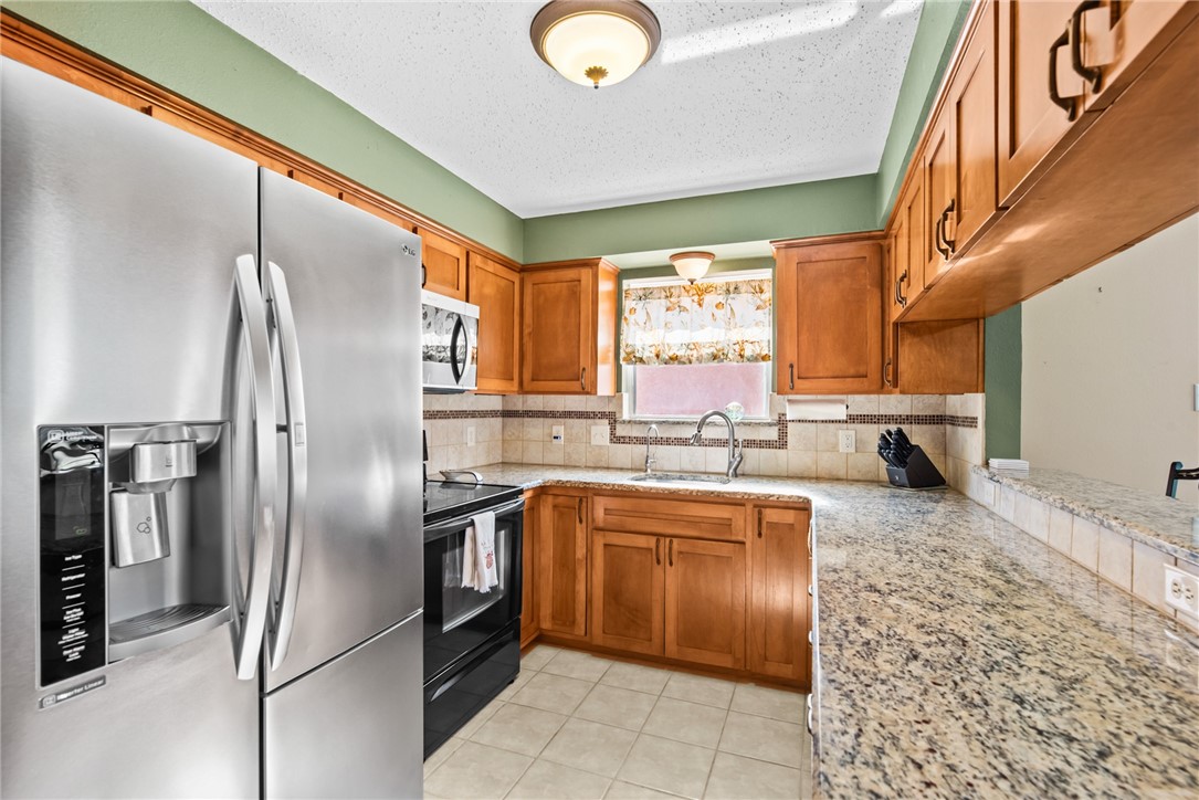 2305 Cyprus Dr Property Photo 6