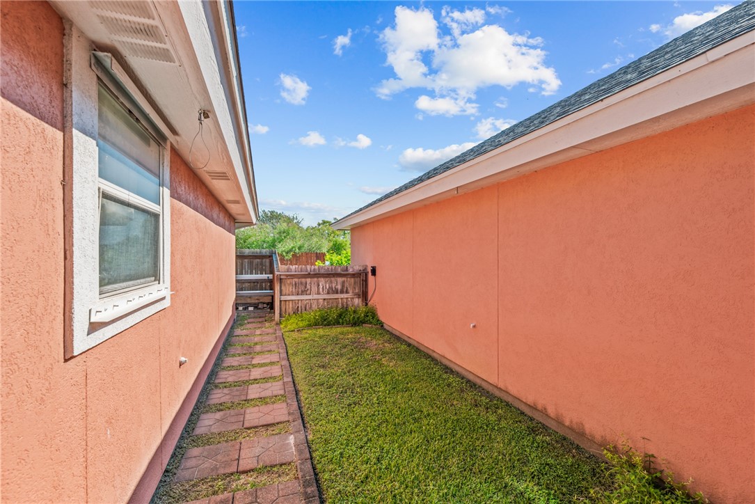 2305 Cyprus Dr Property Photo 21