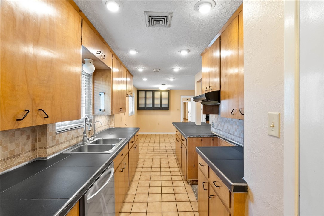 6622 Sahara Dr Property Photo 13