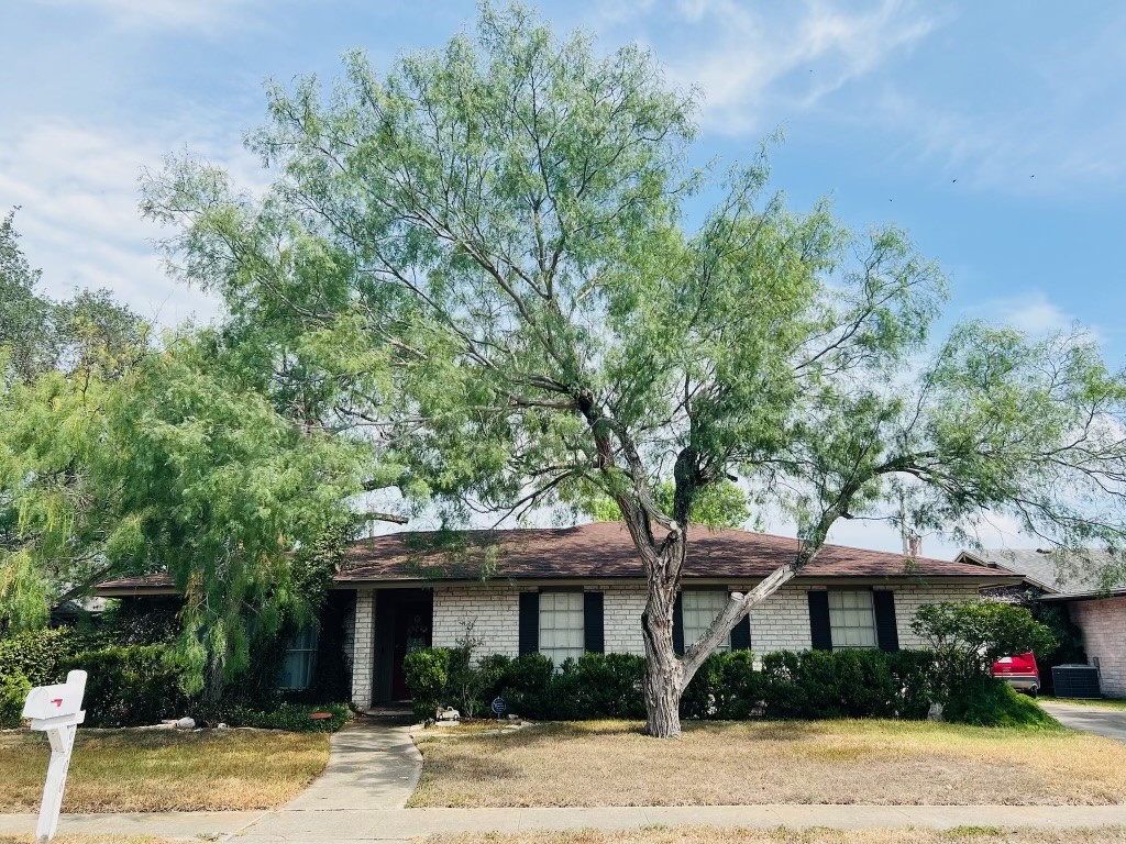 6306 Revolution Dr Property Photo 1