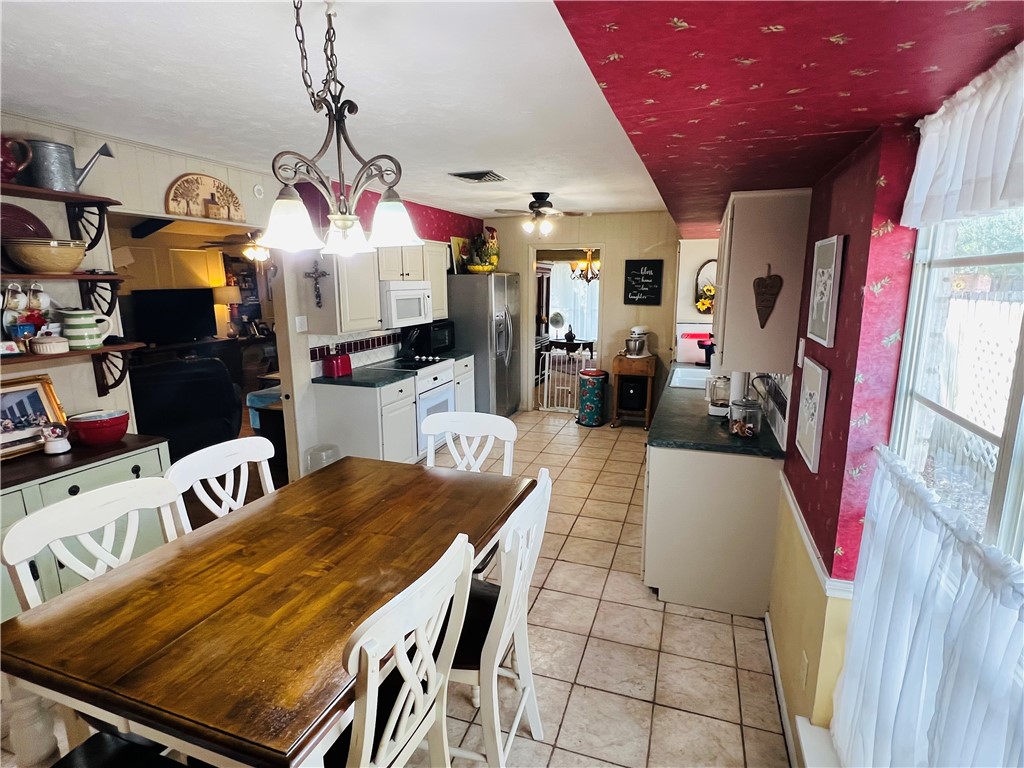 6306 Revolution Dr Property Photo 5