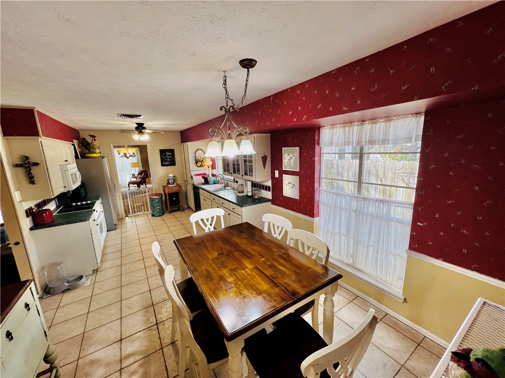 6306 Revolution Dr Property Photo 6