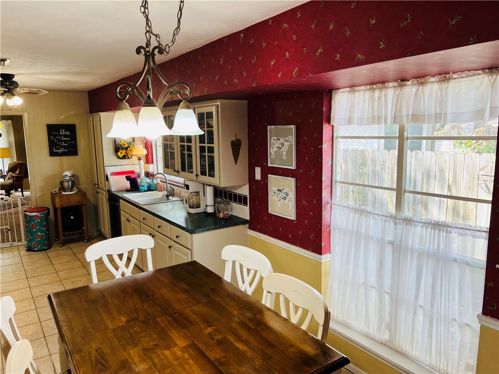 6306 Revolution Dr Property Photo 7