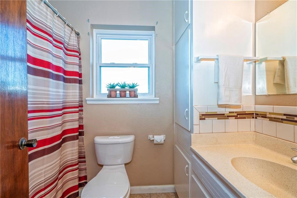 2614 Linn St Property Photo 17