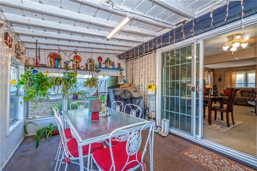 2614 Linn St Property Photo 19