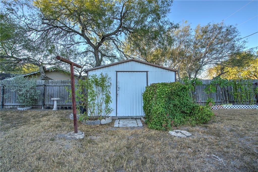 2614 Linn St Property Photo 21