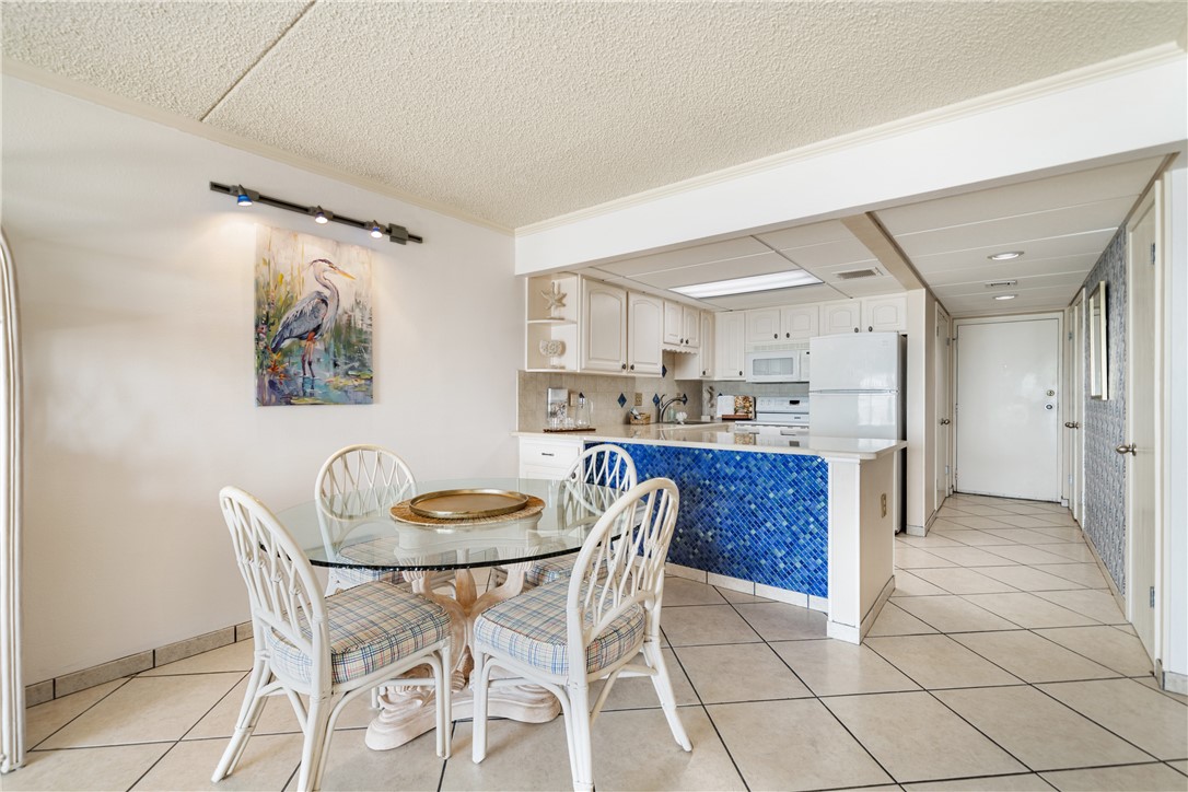 202 Reef Ave 302 Property Photo 6