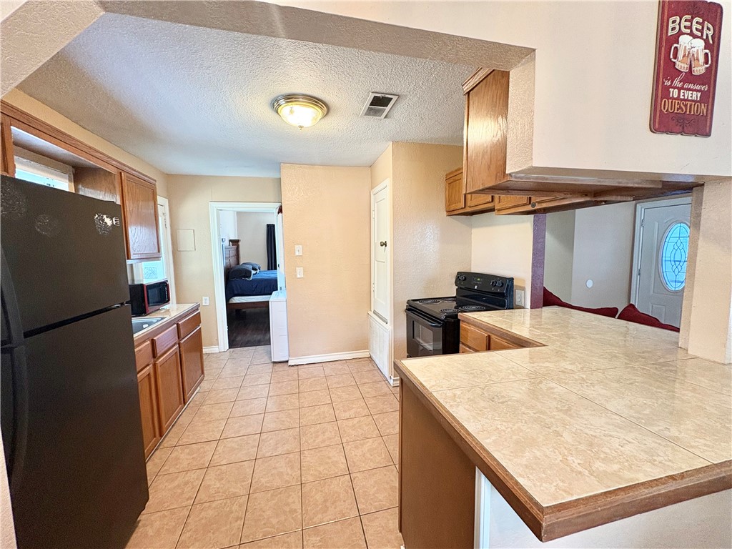 2126 Harvard St Property Photo 5