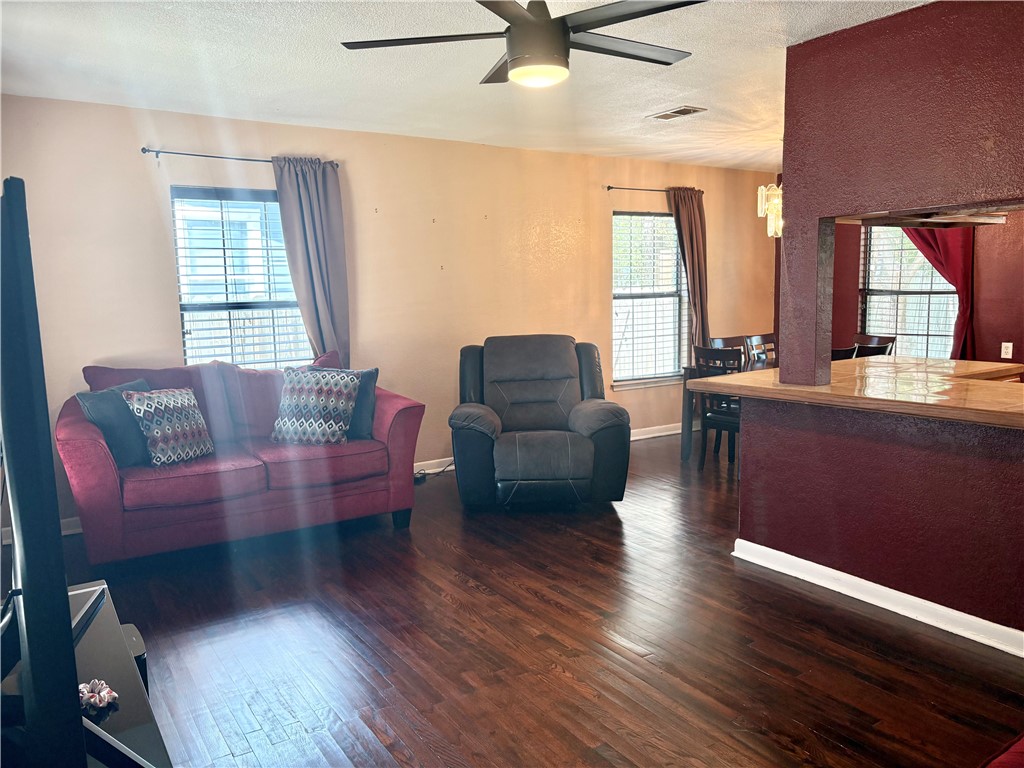 2126 Harvard St Property Photo 9