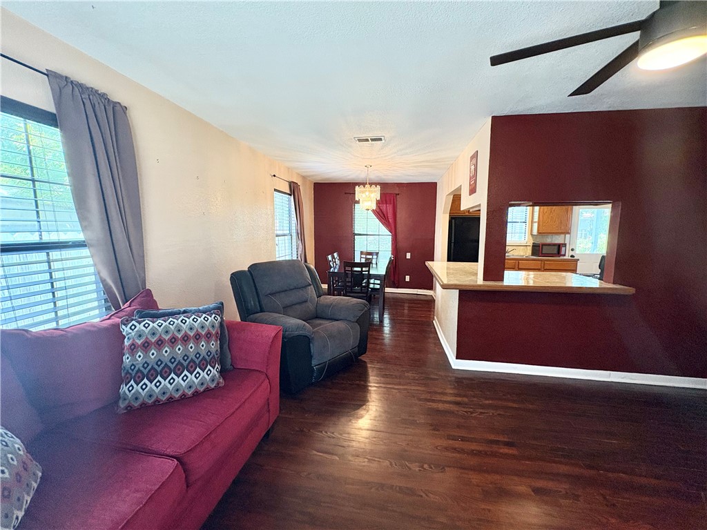 2126 Harvard St Property Photo 10