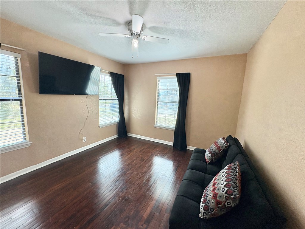 2126 Harvard St Property Photo 15