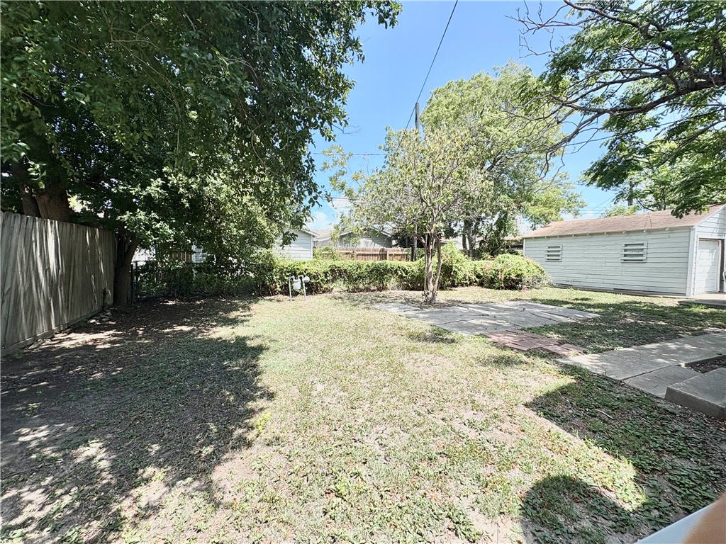 2126 Harvard St Property Photo 17