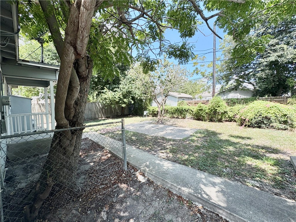 2126 Harvard St Property Photo 18