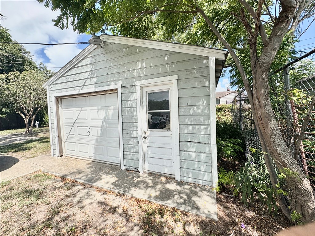 2126 Harvard St Property Photo 19