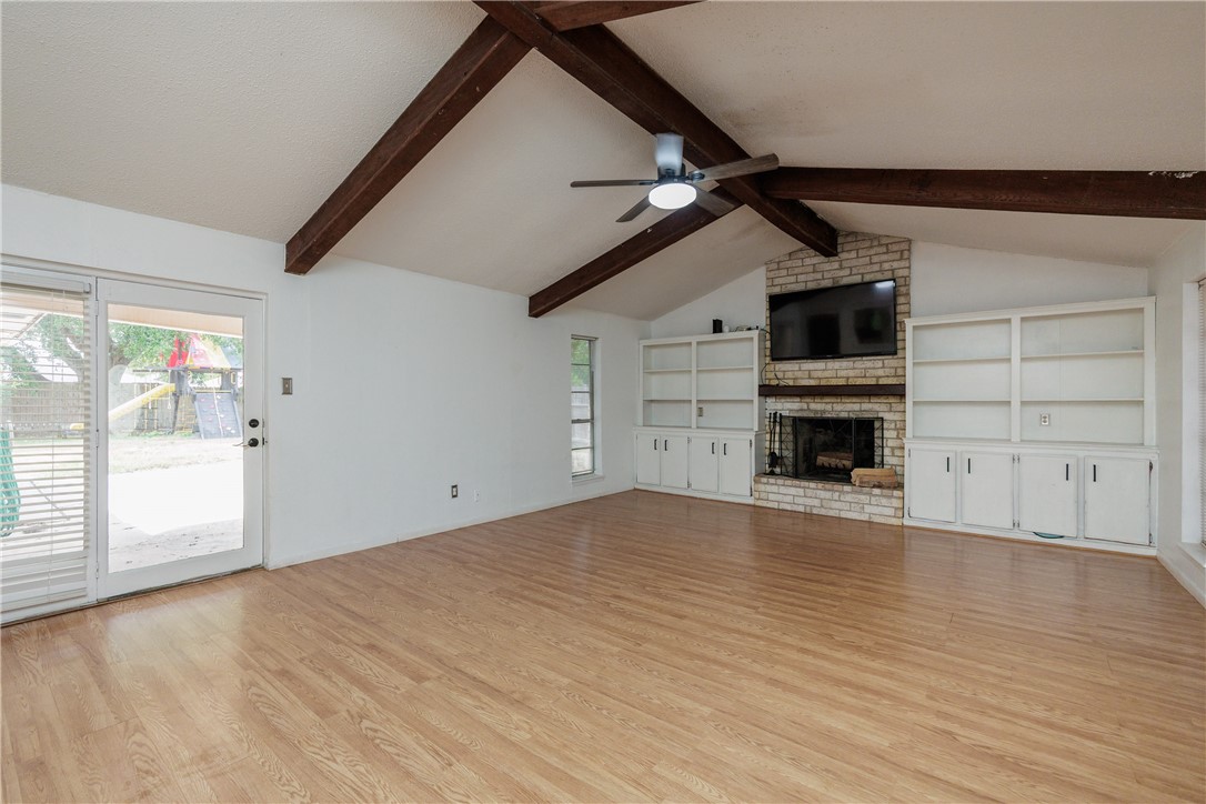 212 San Saba Dr Property Photo 6