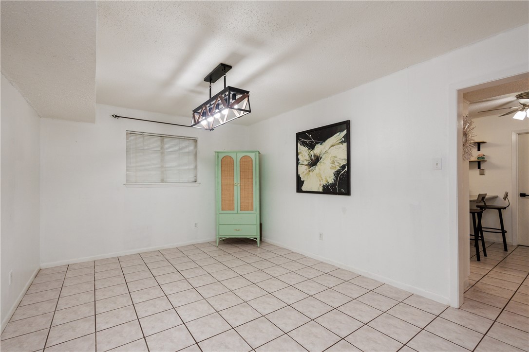 212 San Saba Dr Property Photo 8