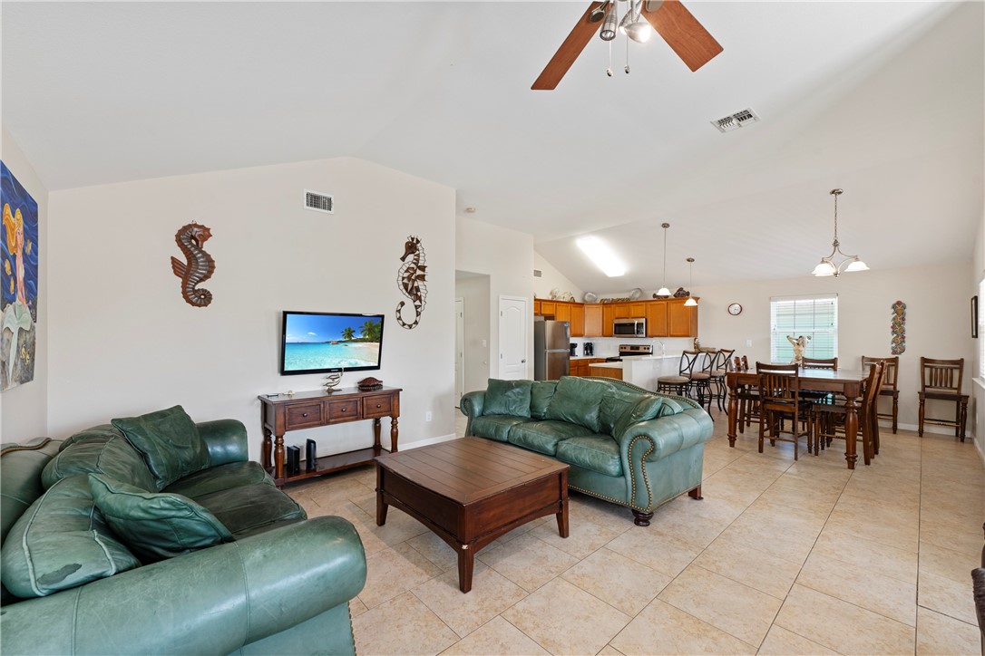 419 Spencers Landing Property Photo 7